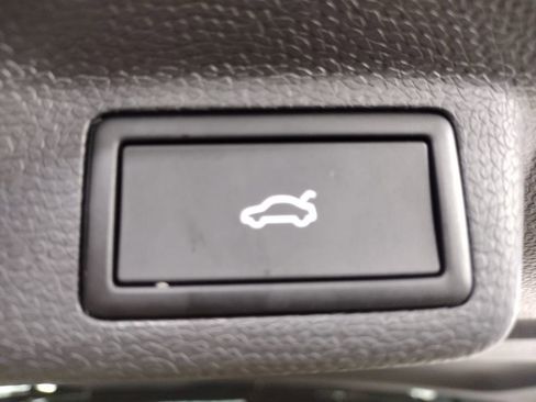 New 2025 Volkswagen ID. Buzz Pro S Plus image 18