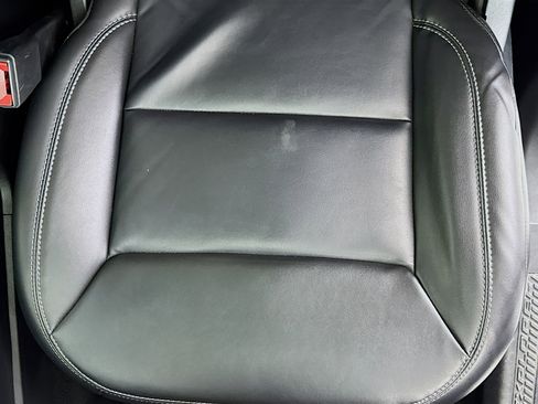 Used 2022 Ford Explorer XLT w/ Equipment Group 202A AWD/4WD image 19