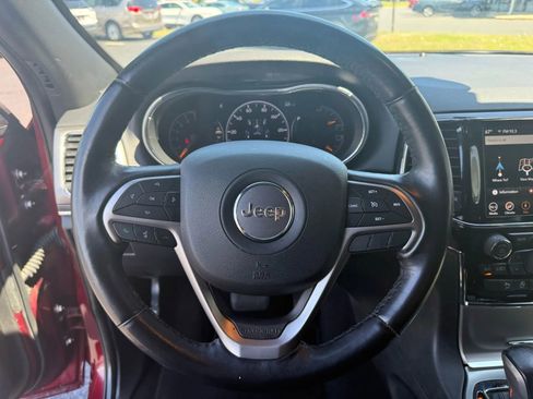 Used 2020 Jeep Grand Cherokee Limited AWD/4WD image 15