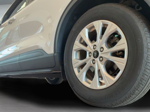 Used 2024 Ford Escape Active w/ Cold Weather Package FWD image 32