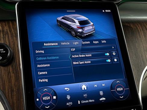 Certified 2025 Mercedes-Benz GLC 300 4MATIC image 35