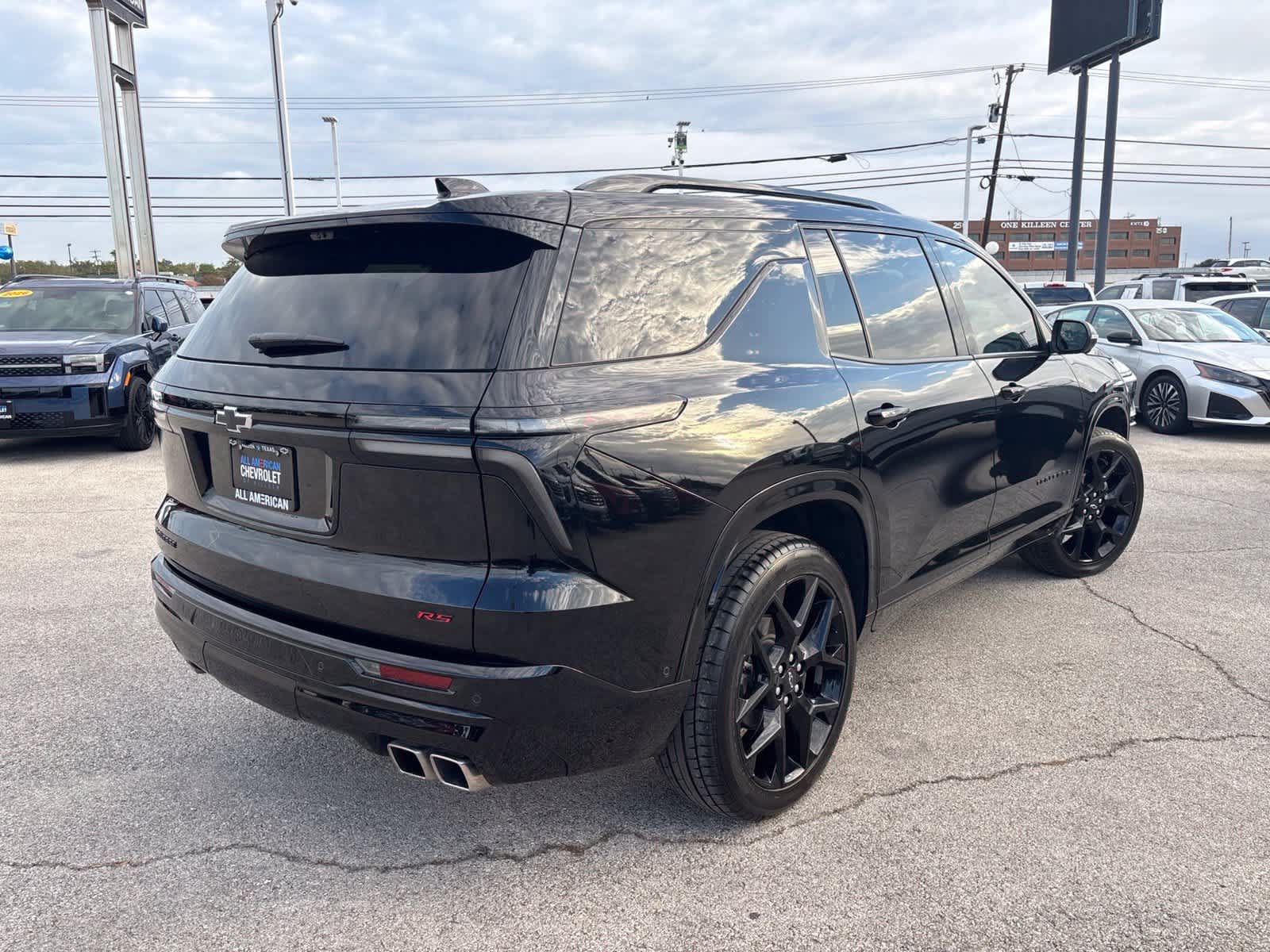 Used 2025 Chevrolet Traverse RS FWD image 5