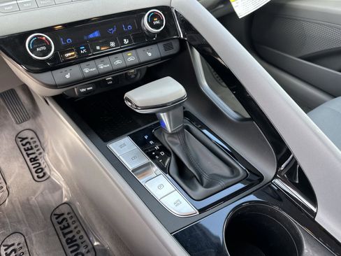 Used 2023 Hyundai Elantra SEL w/ Convenience Package image 26