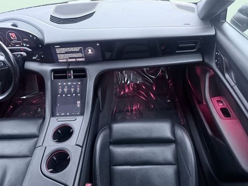 Used 2023 Porsche Taycan image 30