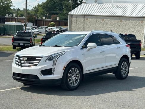 Used 2017 Cadillac XT5 Luxury w/ Driver Awareness Package FWD image 2