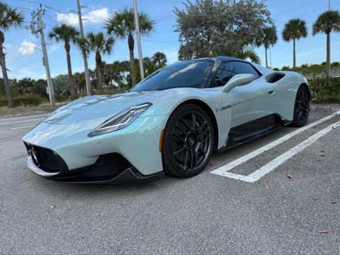 Used 2023 Maserati MC20 Spyder image 11