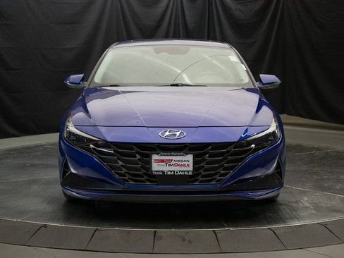 Used 2023 Hyundai Elantra Limited w/ Cargo Package FWD image 4