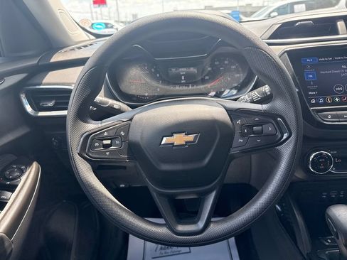 Used 2023 Chevrolet TrailBlazer LT w/ Convenience Package AWD/4WD image 17