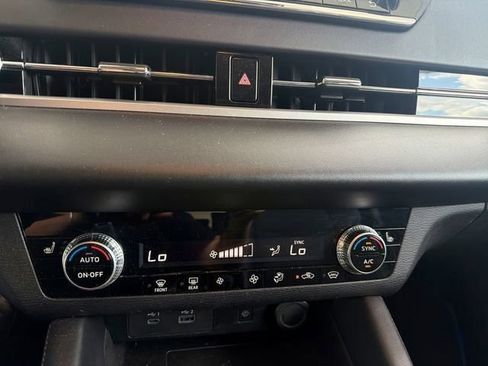 Used 2024 Mitsubishi Outlander 4WD Plug-In Hybrid image 27