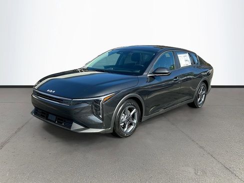 New 2025 Kia K4 LXS image 3