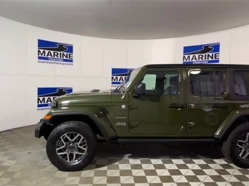 Used 2024 Jeep Wrangler Sahara w/ Technology Group image 7