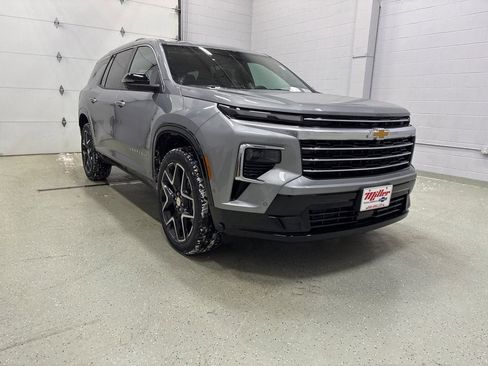 New 2026 Chevrolet Traverse High Country image 2