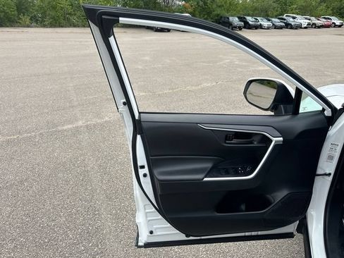 Used 2024 Toyota RAV4 LE AWD/4WD image 24