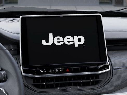 New 2026 Jeep Compass Latitude AWD/4WD image 19