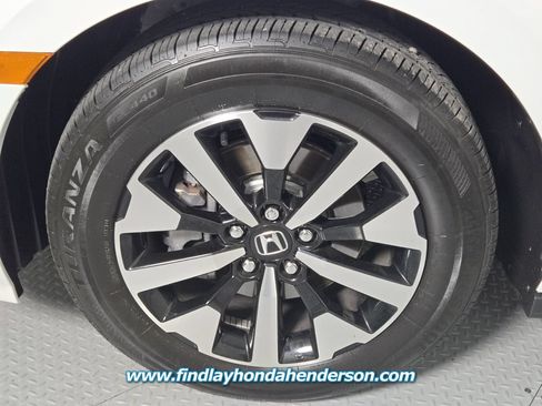 Certified 2026 Honda Odyssey EX-L image 9