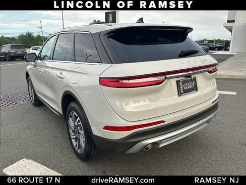 Used 2023 Lincoln Corsair AWD image 3