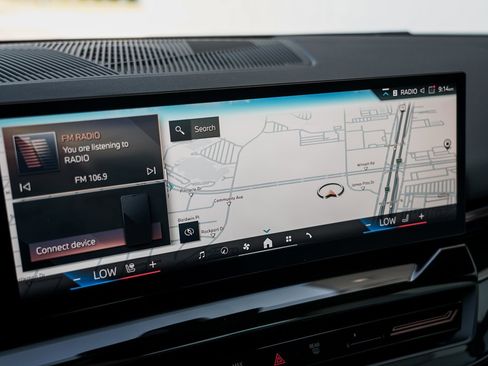 Certified 2024 BMW 530i w/ Convenience Package image 23