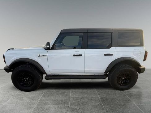 Used 2023 Ford Bronco Wildtrak image 2