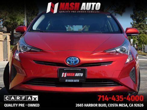 Used 2017 Toyota Prius Three w/ Carpet Mat Package FWD image 18