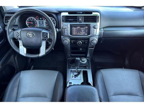 Used 2018 Toyota 4Runner SR5 Premium image 15