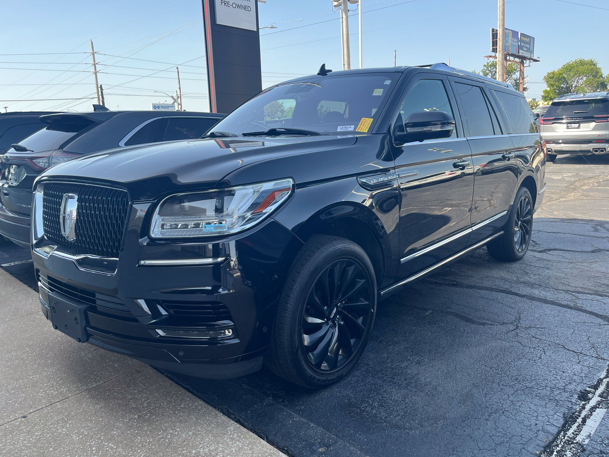 Used 2020 Lincoln Navigator L Reserve w/ Equipment Group 208A Reserve AWD/4WD image 1