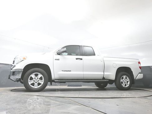 Used 2016 Toyota Tundra SR5 w/ SR5 Upgrade Package image 53