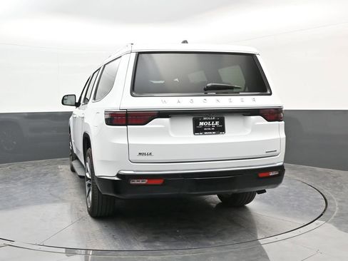 Used 2024 Jeep Wagoneer Series II w/ Premium Group I image 6