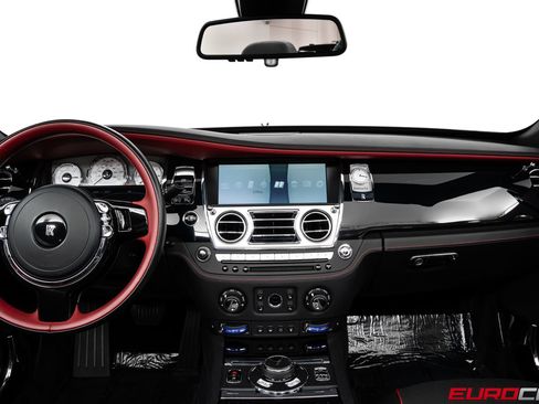 Used 2017 Rolls-Royce Dawn RWD image 27