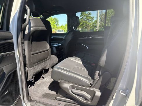 Used 2022 Jeep Wagoneer Series II AWD/4WD image 14