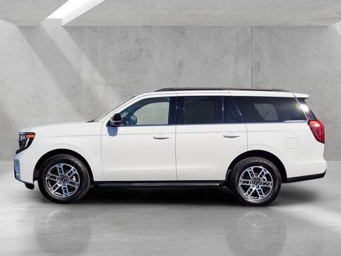 Used 2025 Ford Expedition Active AWD/4WD image 7