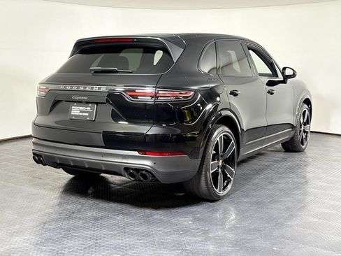 Certified 2023 Porsche Cayenne Platinum Edition AWD/4WD image 14
