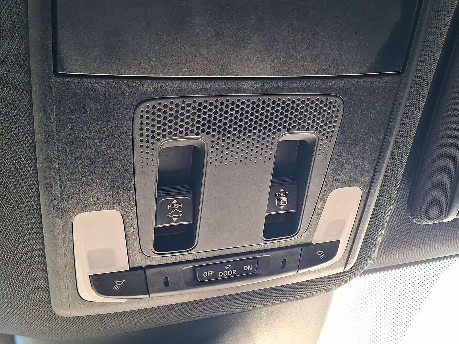 Used 2025 Honda Pilot Black Edition image 27