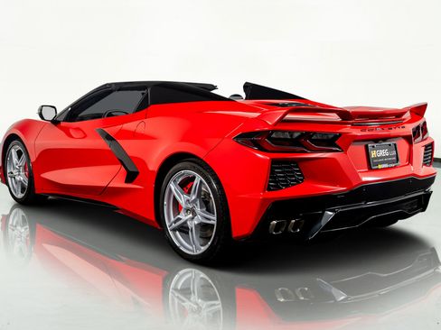 Used 2020 Chevrolet Corvette Stingray Convertible w/ 1LT image 17