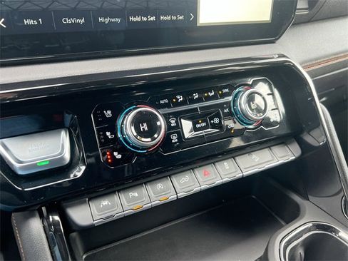 Used 2025 GMC Sierra 1500 AT4 w/ AT4 Premium Package image 11