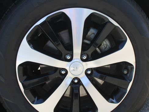 Used 2016 Kia Sorento EX w/ EX Premium Package image 18