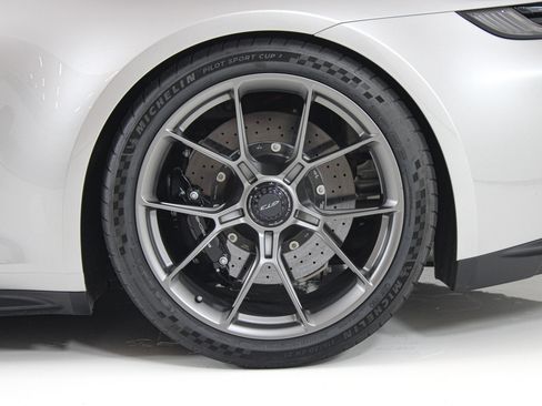 Used 2024 Porsche 911 GT3 RWD image 16
