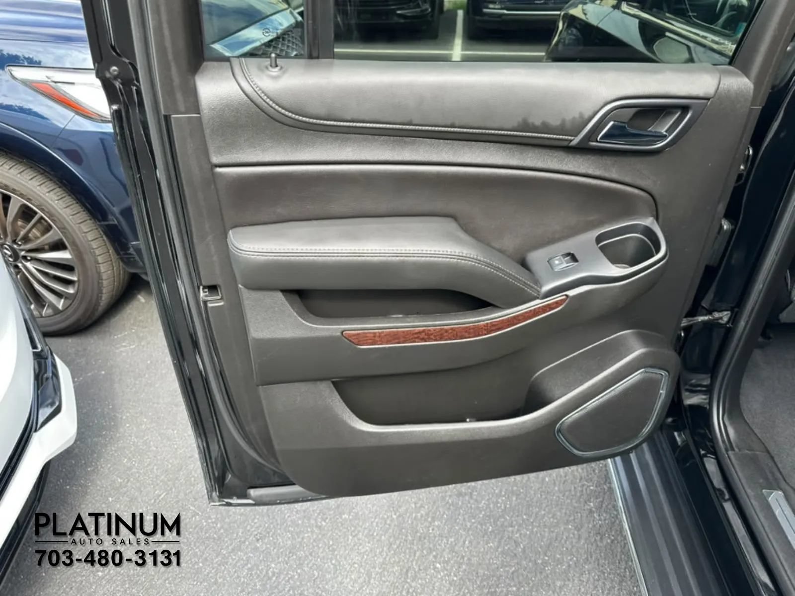 Used 2019 GMC Yukon XL SLT w/ HD Trailering Package AWD/4WD image 18
