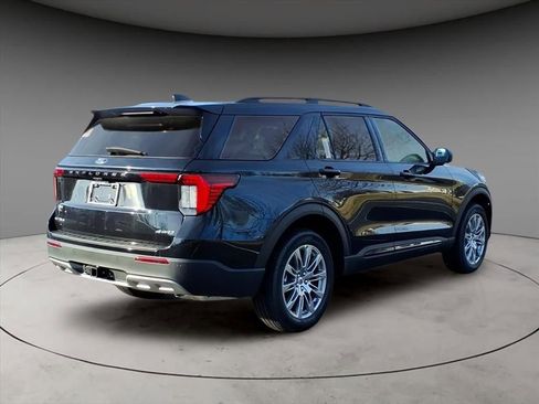 New 2026 Ford Explorer Active w/ Active Comfort Package image 9