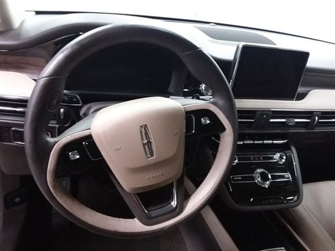 Used 2022 Lincoln Corsair Reserve w/ Equipment Group 201A image 9