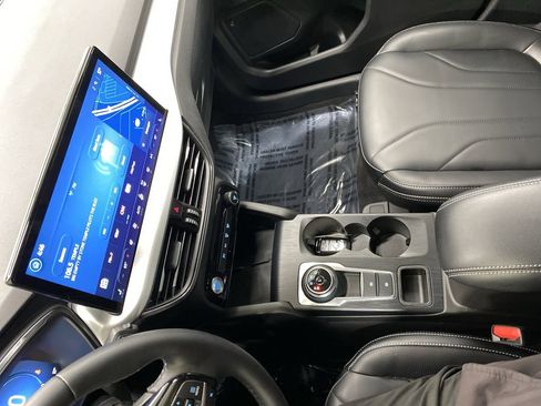 Used 2025 Ford Escape Platinum w/ Premium Technology Package image 24