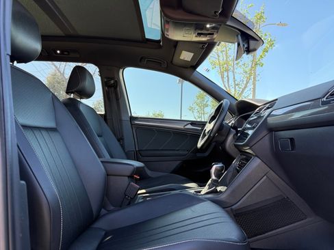 Used 2023 Volkswagen Tiguan SE R-Line image 17