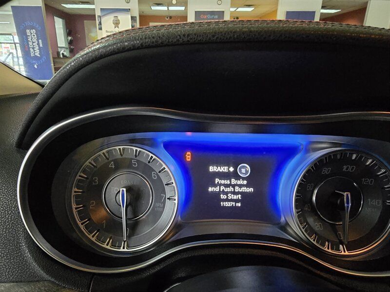 Used 2019 Chrysler 300 Touring w/ Driver Convenience Group AWD/4WD image 29