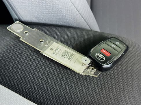 Used 2024 Toyota Corolla Cross AWD Hybrid image 33