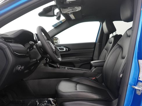 Used 2026 Jeep Compass Limited image 23