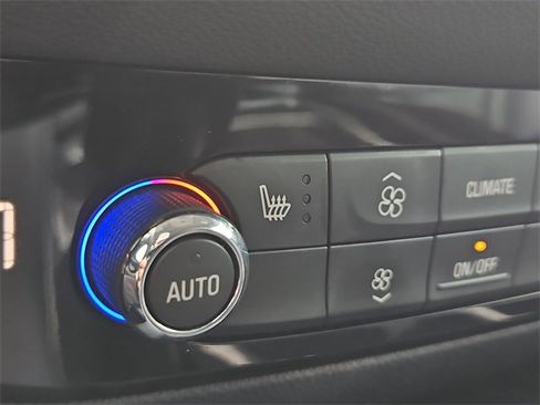 Used 2020 Buick Enclave Essence w/ Sound and Sites Package image 22