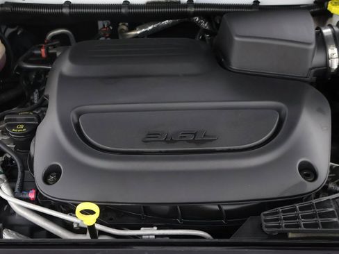 Used 2024 Chrysler Pacifica Touring-L image 22