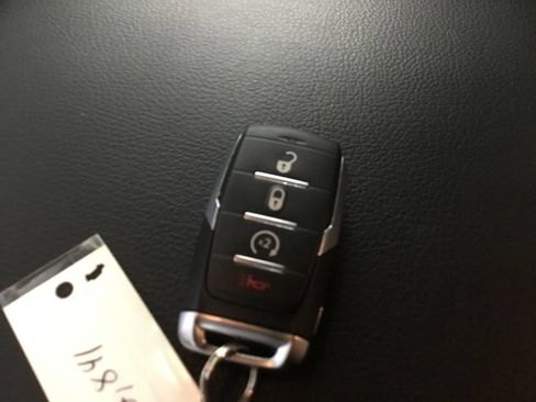 Used 2022 RAM 1500 Big Horn AWD/4WD image 10
