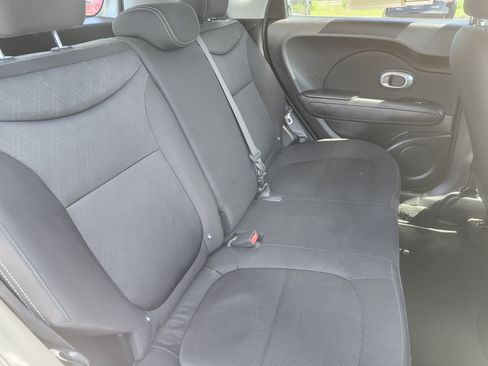 Used 2018 Kia Soul FWD image 18