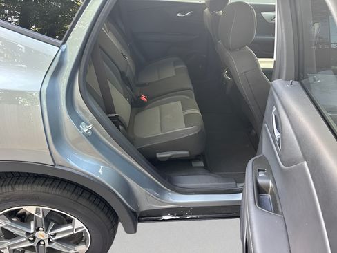Used 2025 Chevrolet Blazer LT FWD image 11