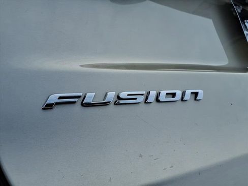 Used 2019 Ford Fusion SE image 13